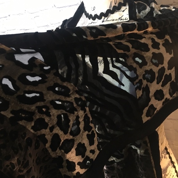 Lined sheer velvet scarf wrap - Picture 3 of 8